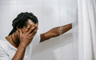 Elderly Parent Struggles With a Shower Chair? What to Try Before You Replace It